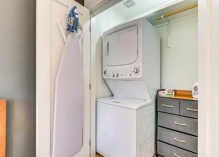Chic Galveston Studio Walk To Shops And Restaurants
