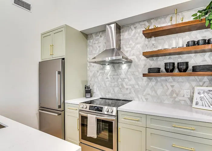 Chic Galveston Studio Walk To Shops And Restaurants